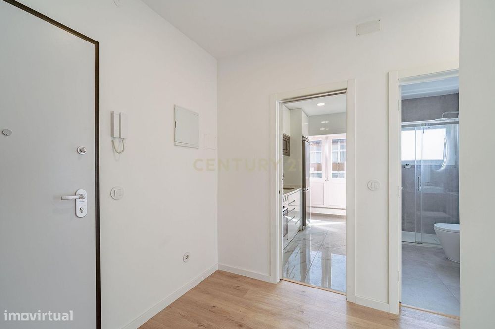 Apartamento T1 Remodelado Almada