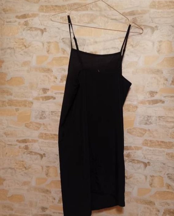 (36/S) ASOS Design) Czarna Halka pod sukienkę z Londynu