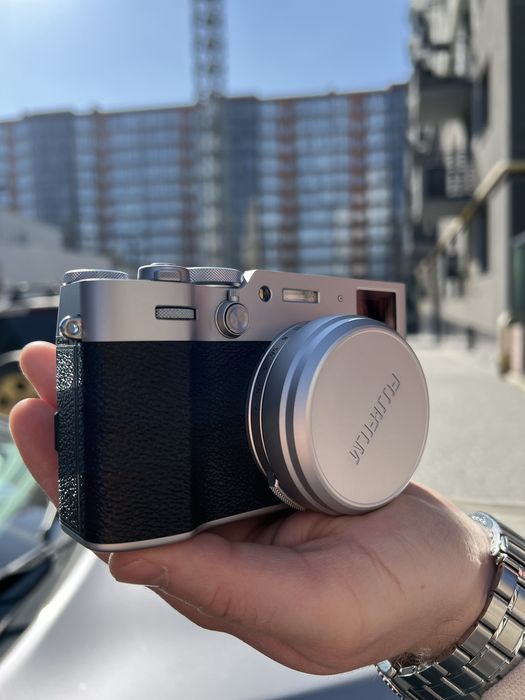 Fujifilm X100VI Silver + додатковий акумулятор + сумка + зарядний