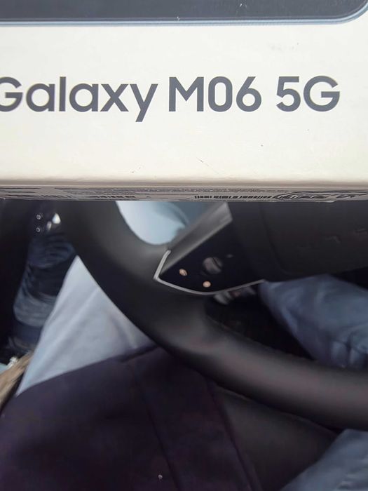 Vendo Samsung  MO6 5G como novo tem 1 mes factura garantia de 2 anos