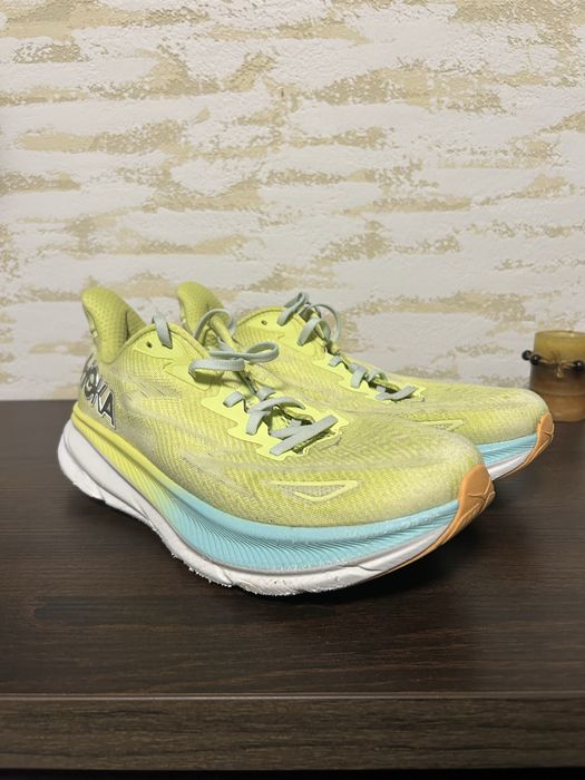 Hoka clifton 9 44 розмір