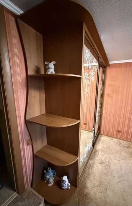 Продаю шкаф-купе,очень вместительный,идеально подойдет для спальни