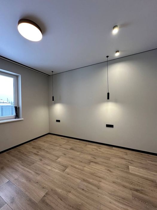 Будинок 15 хв від Києва з Ремонтом на 14 сотках землі.