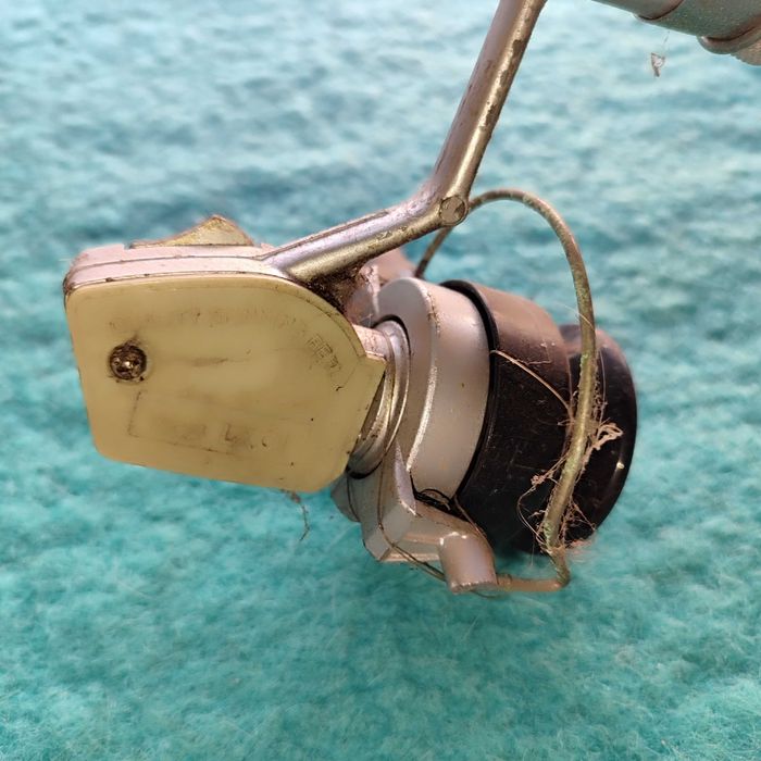Cana de pesca 1,80m completa com carreto Ryobi