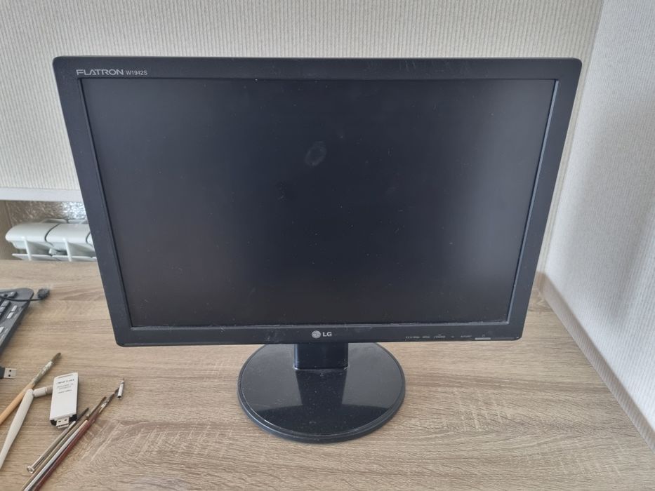 Монитор LG Flatron W1942S 19 дюймов