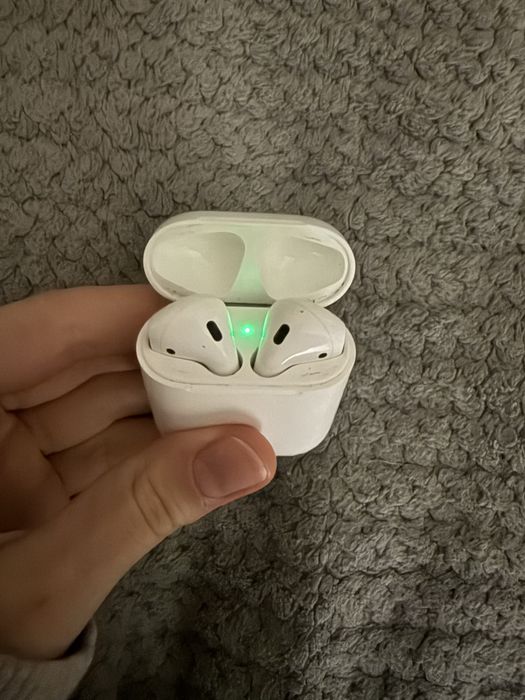 Apple AirPods 2 продам у відмінному стані