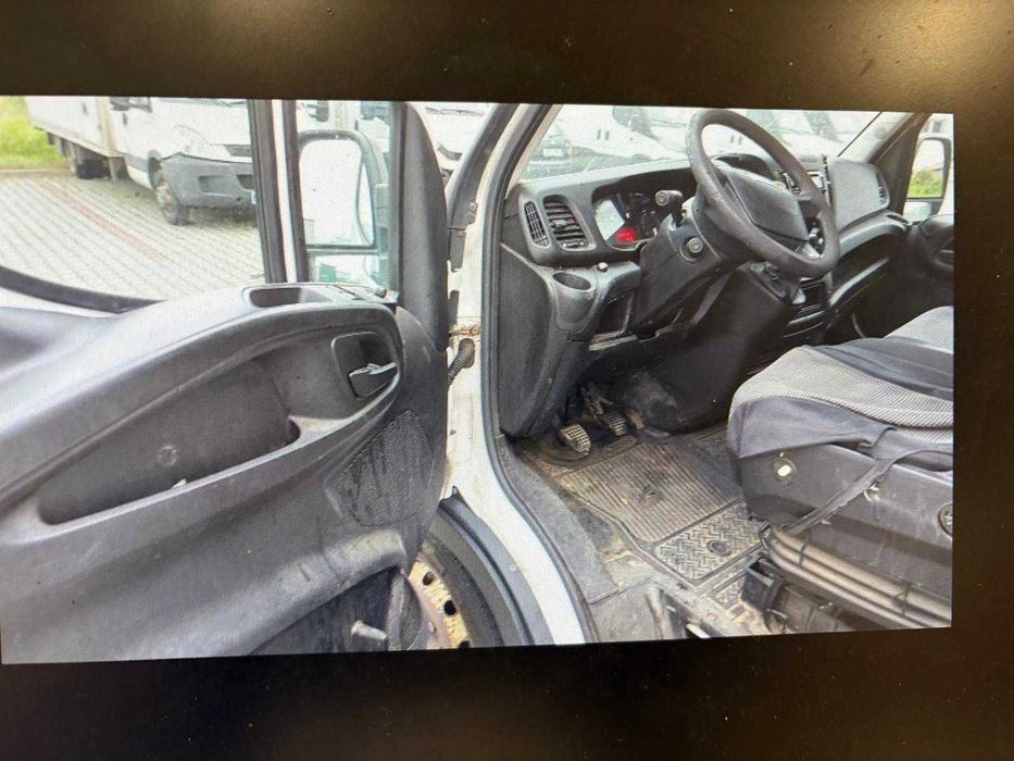 przekładki iveco daily powyżej 14-23 r czarne granatowe z klimą i bez
