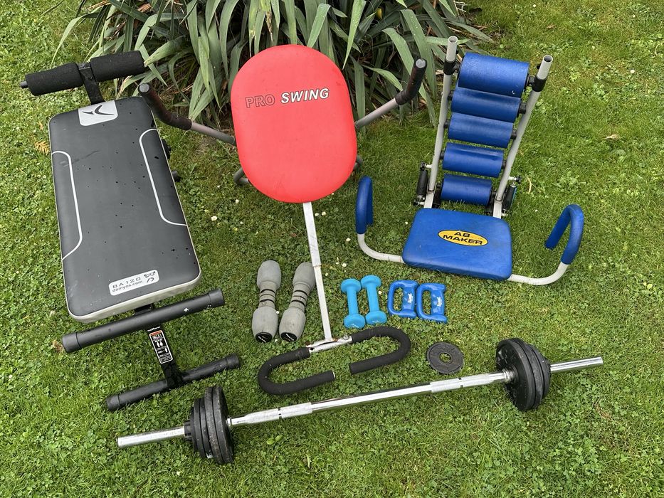 Siłownia domowa, sprzęt do ćwiczeń - ławeczka sztanga ciężary żeliwne