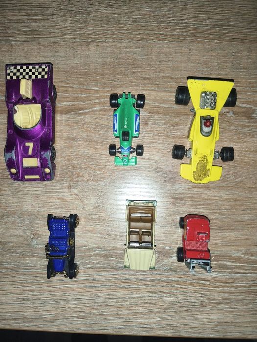 продам   модели автомобилей, самолетов,танков