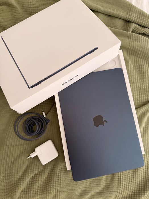 Apple MacBook Air 15″ M4 / 24 GB RAM / 512 GB SSD – stan idealny