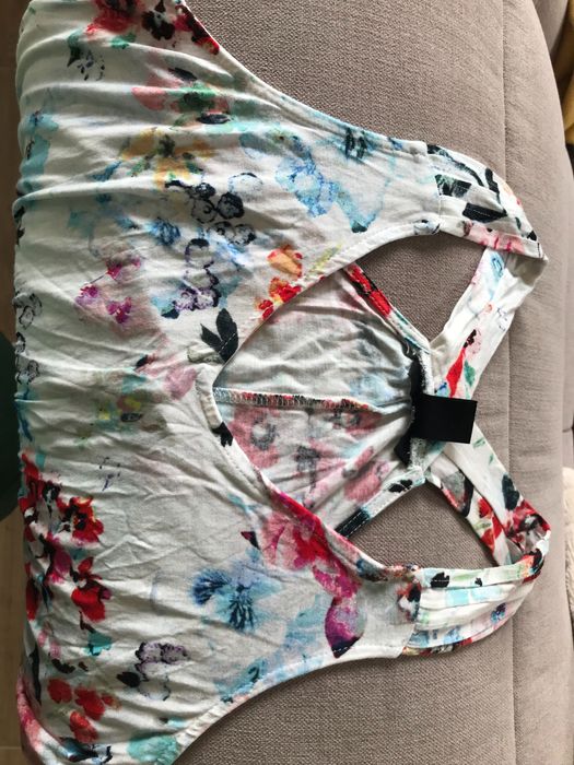 Sukienka S w kwiaty H&M
