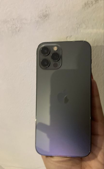 Iphone 12 pro bem estimado