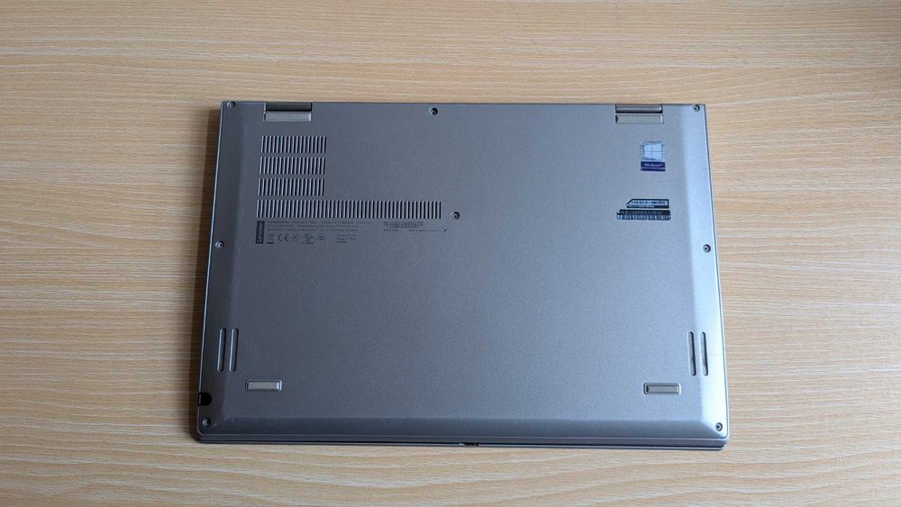 Сріблястий трансформер Lenovo ThinkPad X1 Yoga 3th на i7 з LTE-модемом