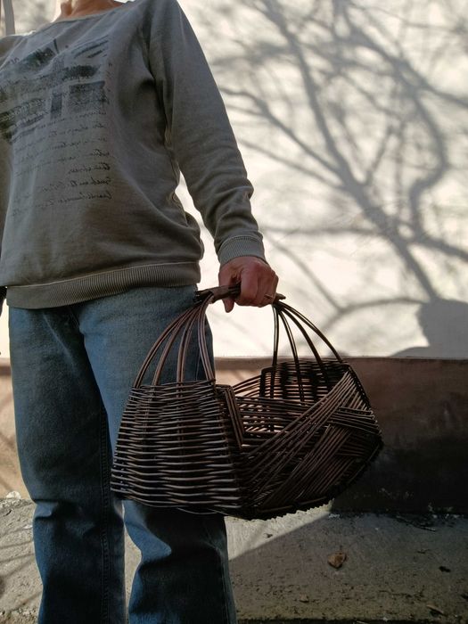 Кошик з натуральної лози