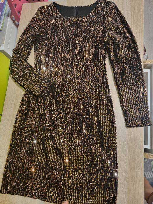 Sukienka cekiny, mała czarna, sylwester, karnawał