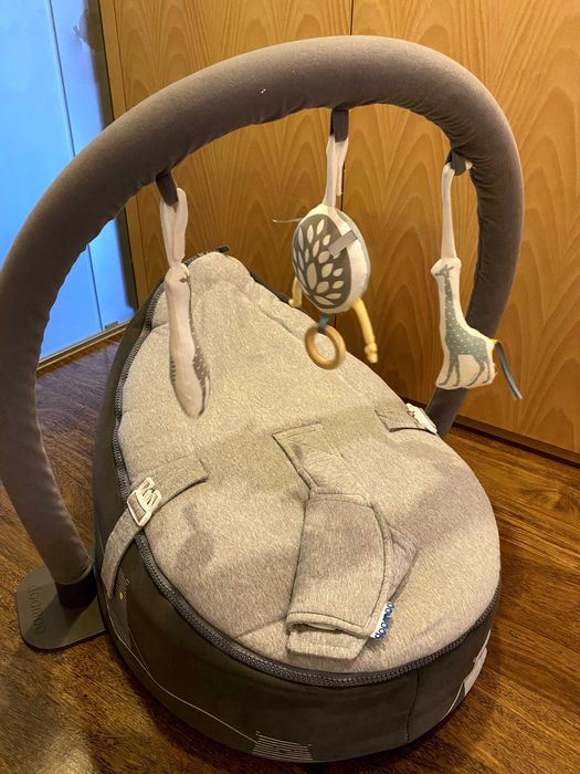 Assento Doomoo com com baloiço e Arco com Bonecos/Mobil