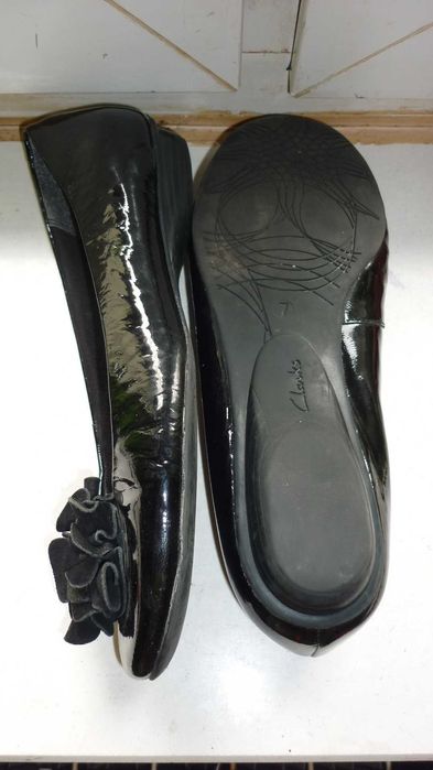Clarks- skórzane lakierowane baleriny  r; 38