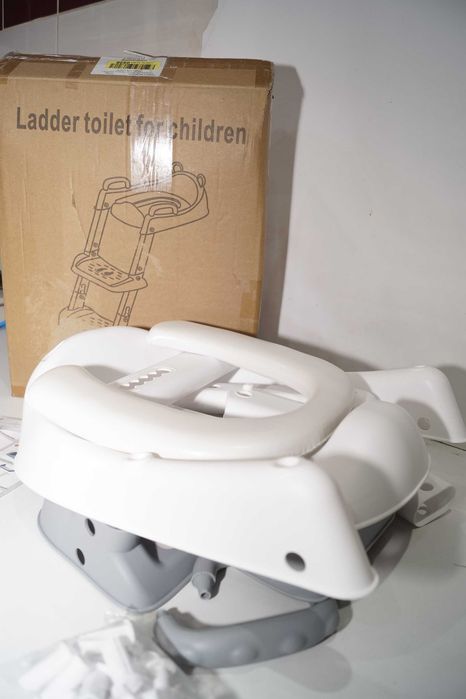 Nakładka na sedes ze schodkami dla dzieci biało szara