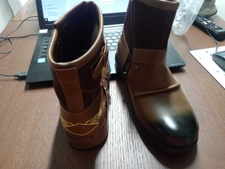Botas Biker/Steampunk Castanhas com Fivelas – Novas (Tam. 41)