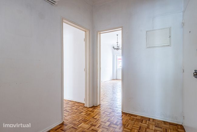 Apresento apartamento T3 com 2 varandas, localizado em Azambuja