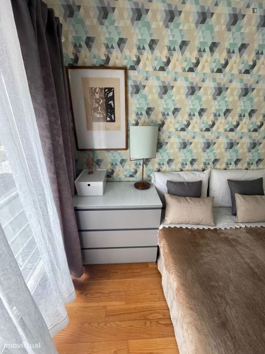 Quarto - localizado em Carcavelos Lisbon