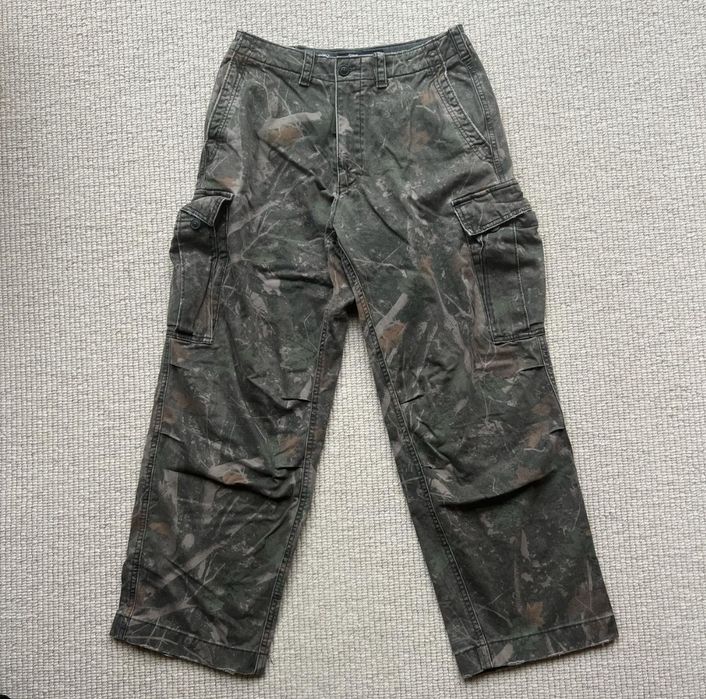 Трендовые штаны в военном милитари стиле и расцветке camo 
Abercrombie