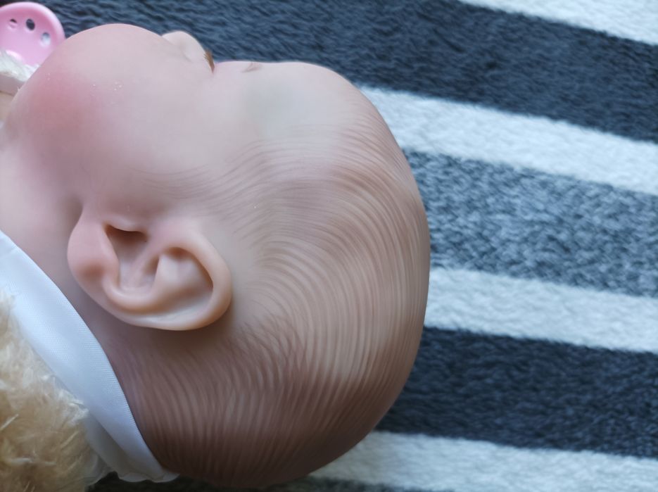 Sprzedam lalkę jak prawdziwe dziecko