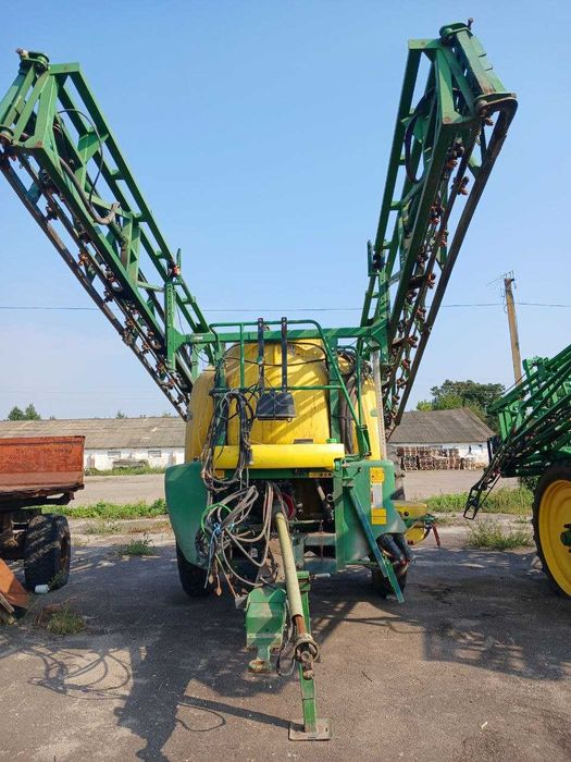 Обприскувач John Deere 740
