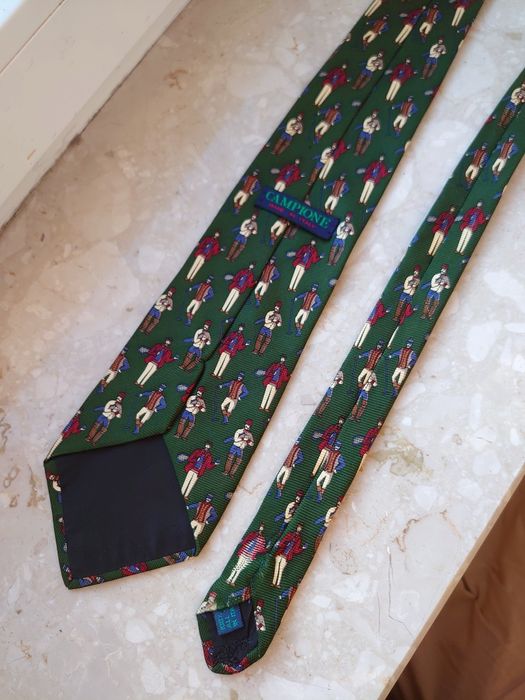 Krawat marki Campione w golfistów