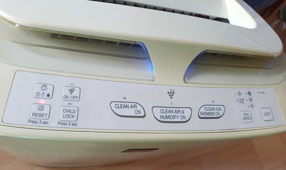 Oczyszczacz powietrza do pomieszczeń do 48 m2, Sharp KC-A60EU-W  z technologią jonów Plasmacluster