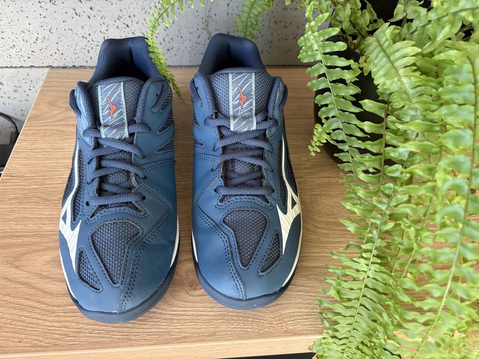 Buty Mizuno Lightning Star z6 jr jak nowe