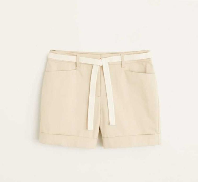 новые хлопковые шорты Mango с поясом (бежевые и темно синие).