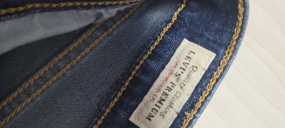 Spodnie Levi's  724 roz28