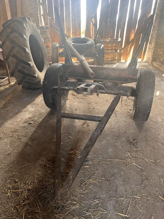 Maszyny rolnicze: opryskiwacz, kultywator, brony, pług i inne