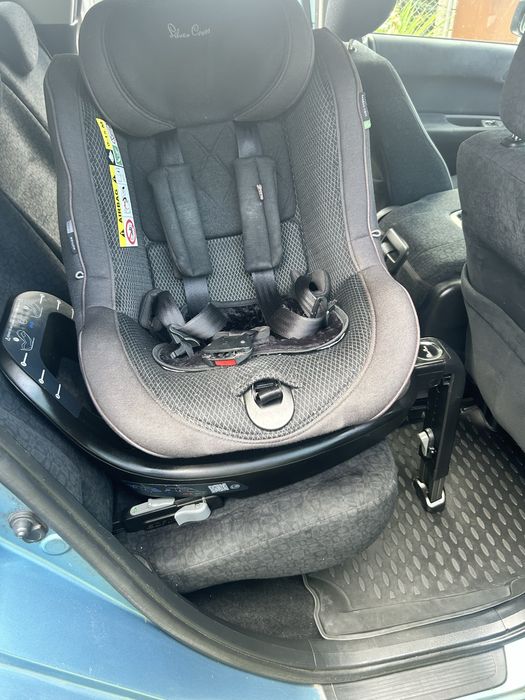 Fotelik samochodowy obrotowy