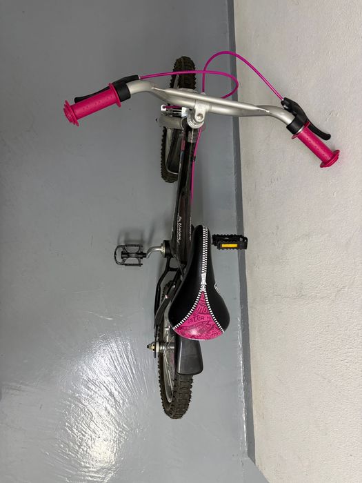 Bicicleta Júnior 6-8anos em muito bom estado