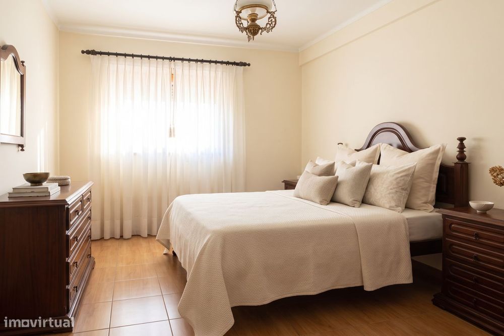 Apartamento T2 em Anadia com Garagem
