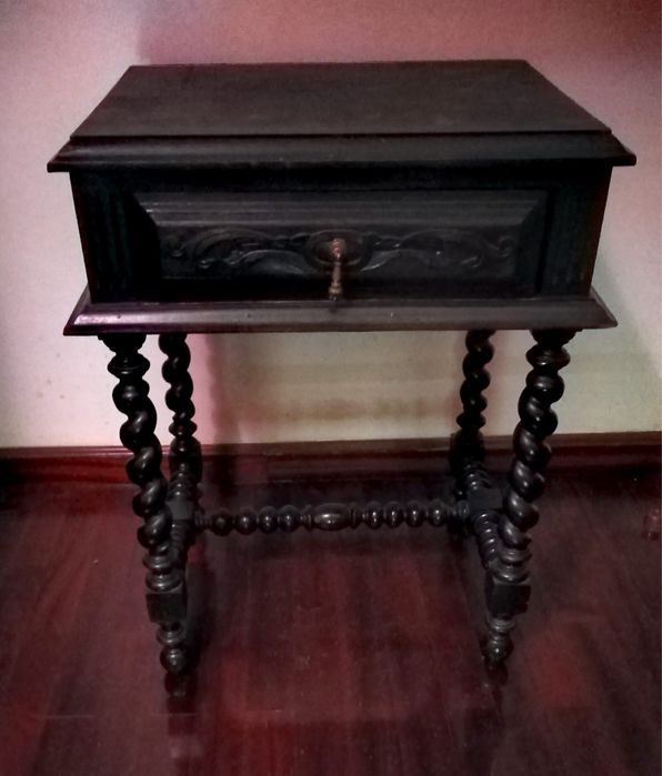 Quarto completo estilo gotico