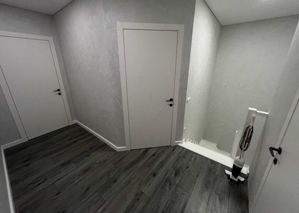 Продаж 2 поверхового таунхауса в Агрономічному