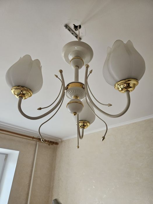 Люстра на 3 плафона