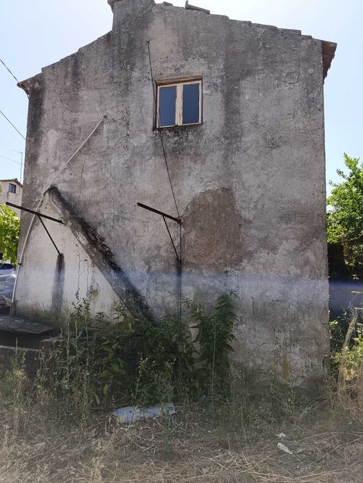 Casa antiga com terreno