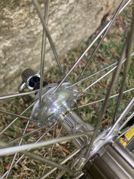 Par de rodas Mavic 26 cerâmica Cubos Shimano Deore