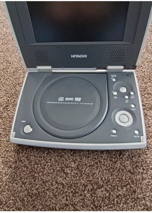 Портативный dvd HITACHI