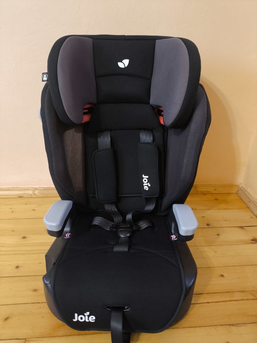 Автомобільні крісла