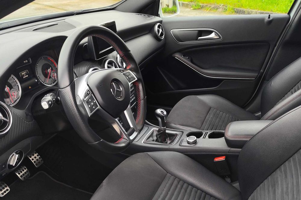 (RESERVADO) Mercedes A180d AMG