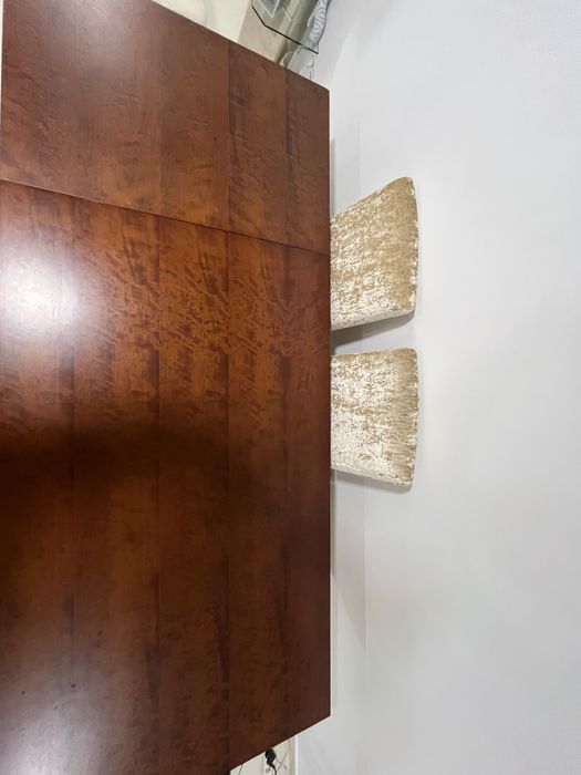 Mesa de madeira extensível + 4 cadeiras