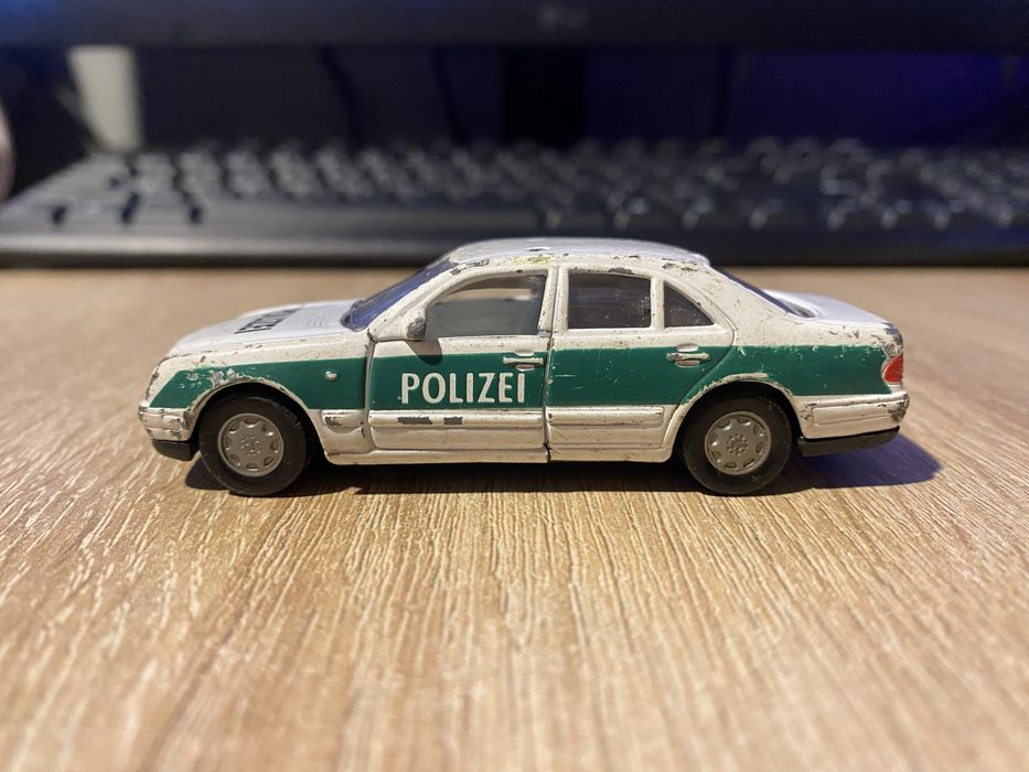 Mercedes-Benz E230 Polizei SIKU