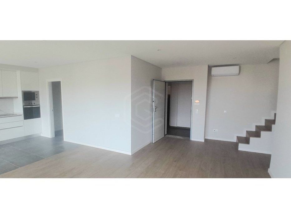 Apartamento T3, com rooftop privativo, Montenegro, Algarve