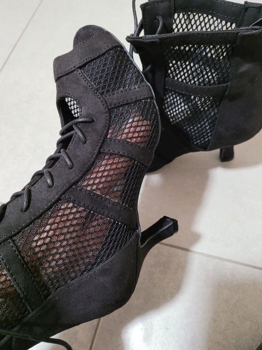 Туфлі професійні для танців (high heels, латина) є розміри