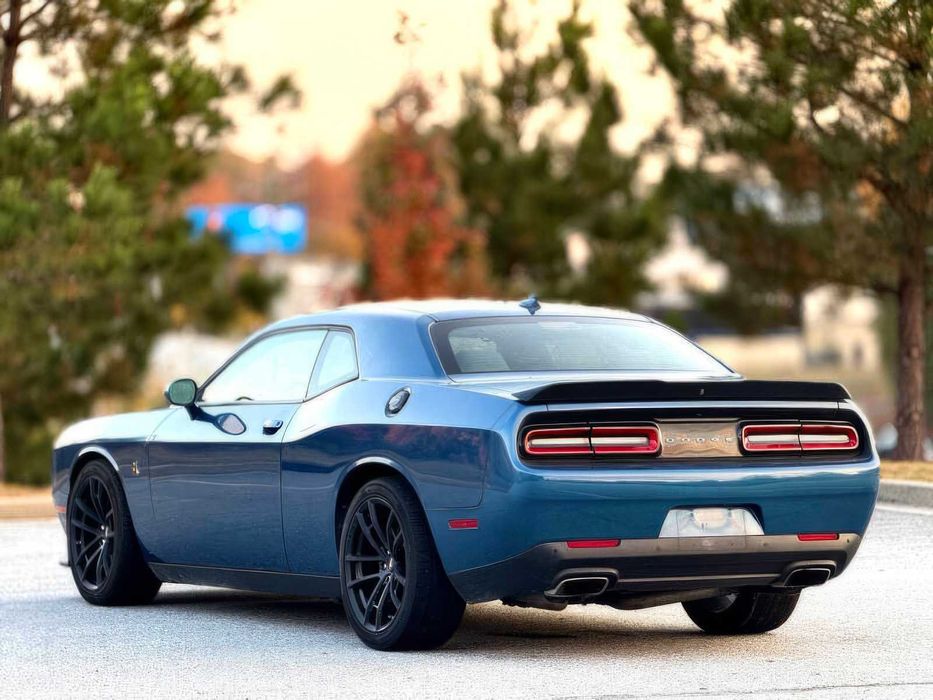 Dodge Challenger      2020